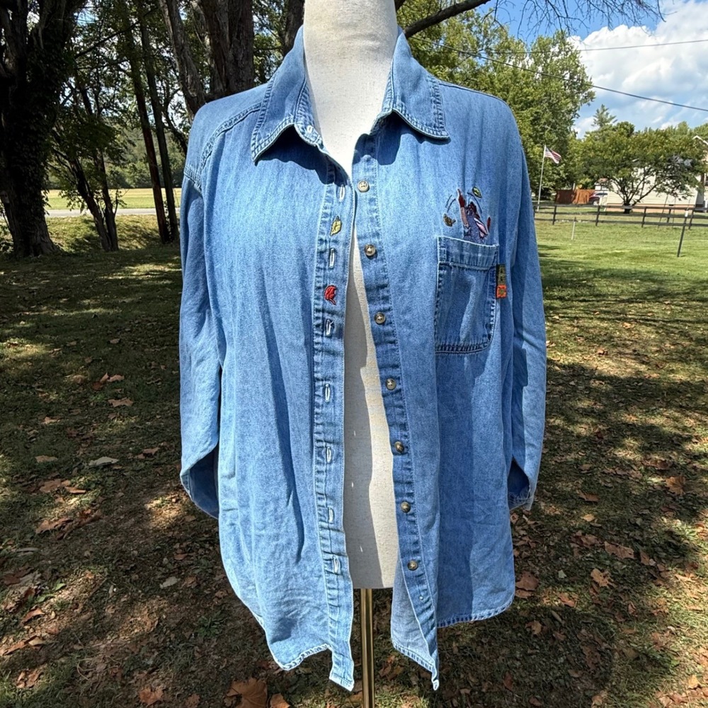 Disney Pooh Woman Eeyore Embroidered Denim Button Down Shirt Light Wash 26W/28W